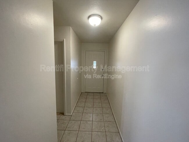 Photo - 805 SE 24th Ave