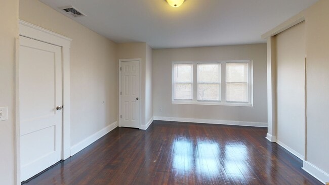 Building Photo - 15-17 Osborn Ave Unit 2