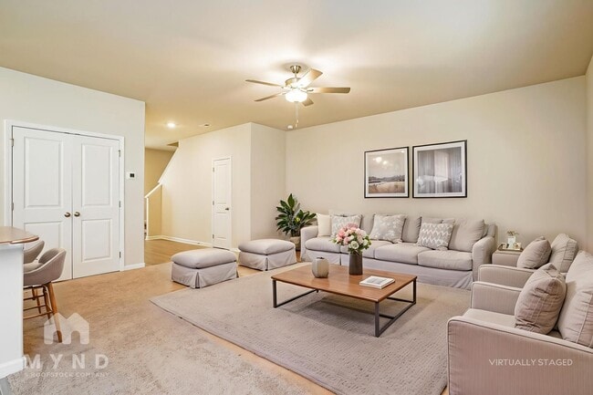 Photo - 104 Everglade Wy