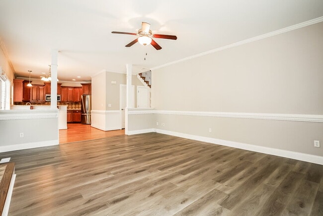 Photo - 221 Worthington Ct