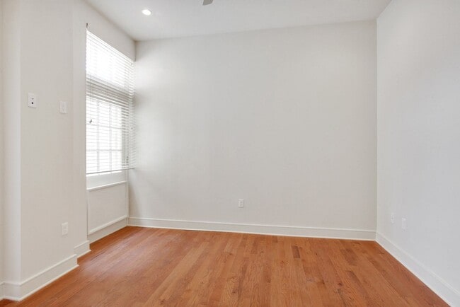 Photo - The Academy Luxury Apartments and Townhomes