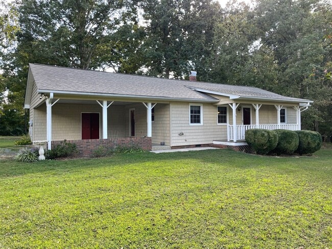 Building Photo - 2 BED 2 BATH HOME. $1,300 RENT $1,300 DEPOSIT
