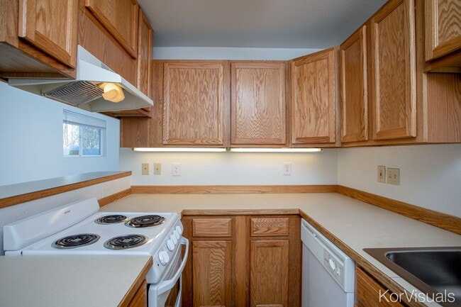 Photo - 1 BD, 1 BA Apartment Nestled Back on a Cul-de-Sac Unit 4004 #1