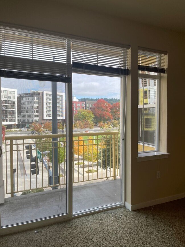 Photo - Downtown Redmond unit in the Cleveland Bldg with one assigned parking spot included in the rent!