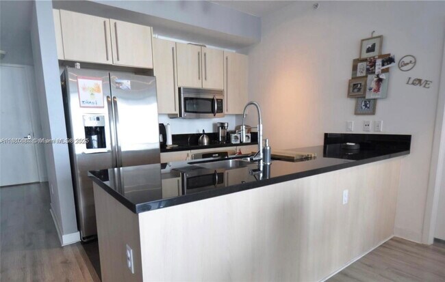 Photo - 79 SW 12th St Unidad 2410S