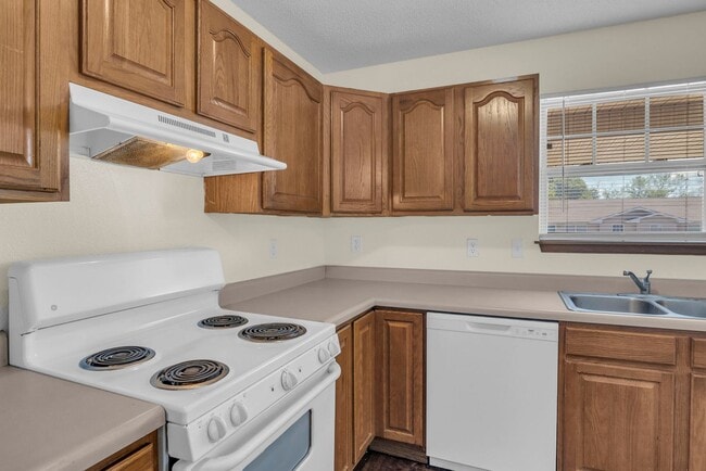 Photo - Ottawa Plains Apartments