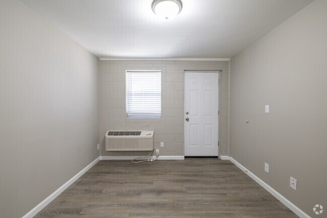 1BR, 1BA - 400SF Living Room