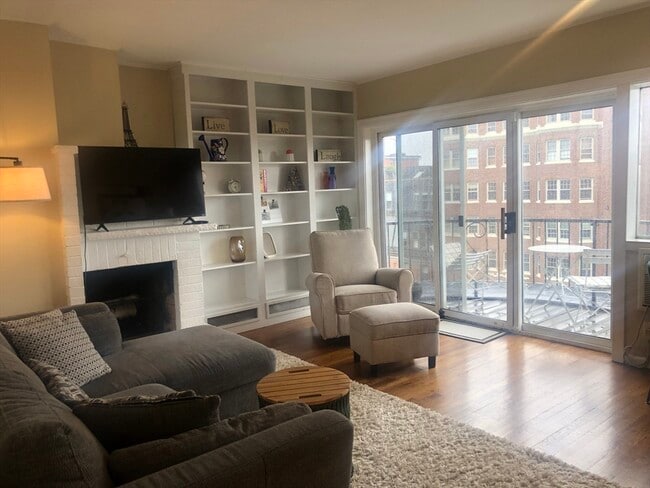 Photo - 259 Beacon St Unidad 72