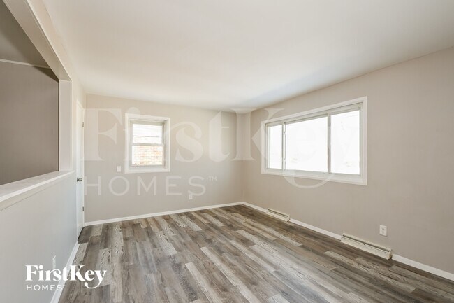 Photo - 2485 Jenkee Dr