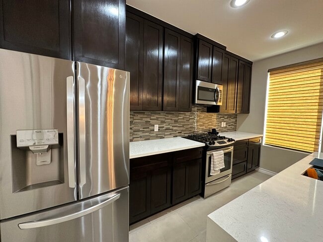 Photo - 7978 Elka Lp