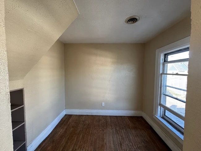 26 Sherwood St Unidad Upper