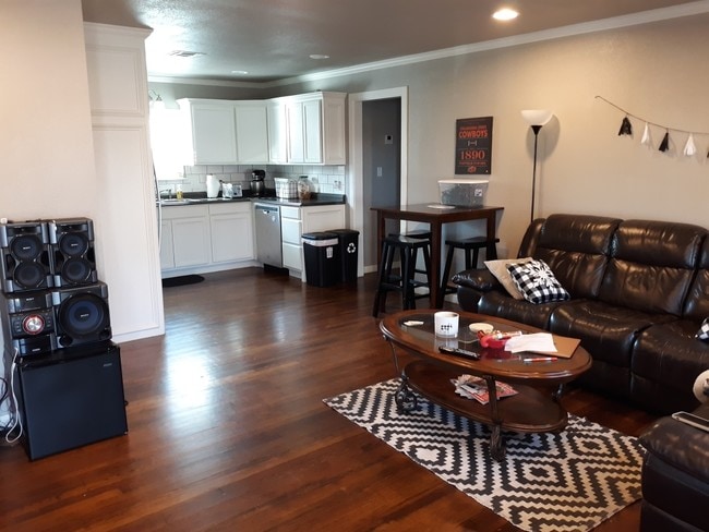 Photo - 1120 S Walnut St