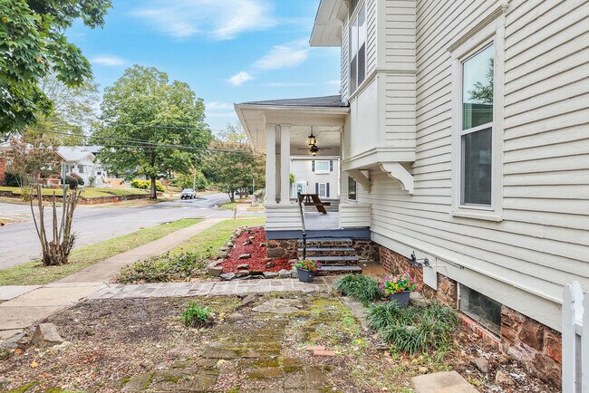 Photo - 1402 17th St S