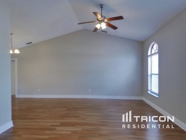 Photo - 8201 Golden Bear Loop