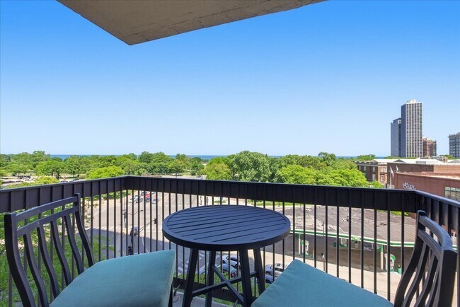 Photo - 1660 N La Salle Dr Unit 707