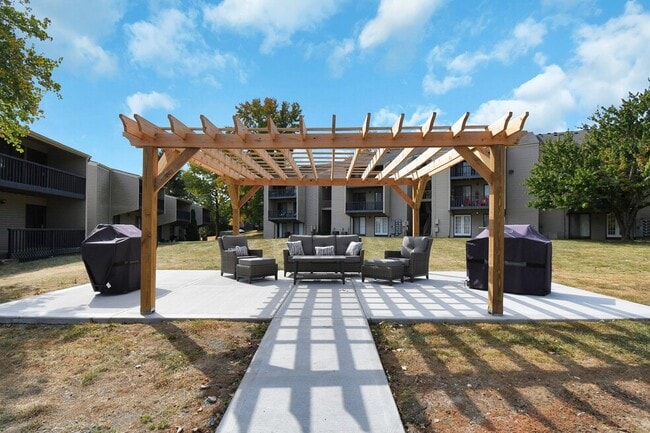 Photo - Tates Creek Village