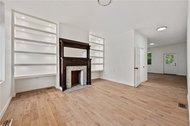 Photo - 218 Fisk Ave