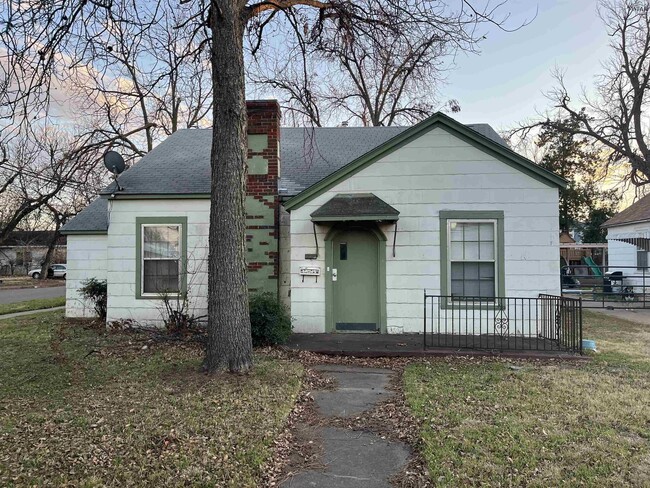 Building Photo - 2301 Bullington St