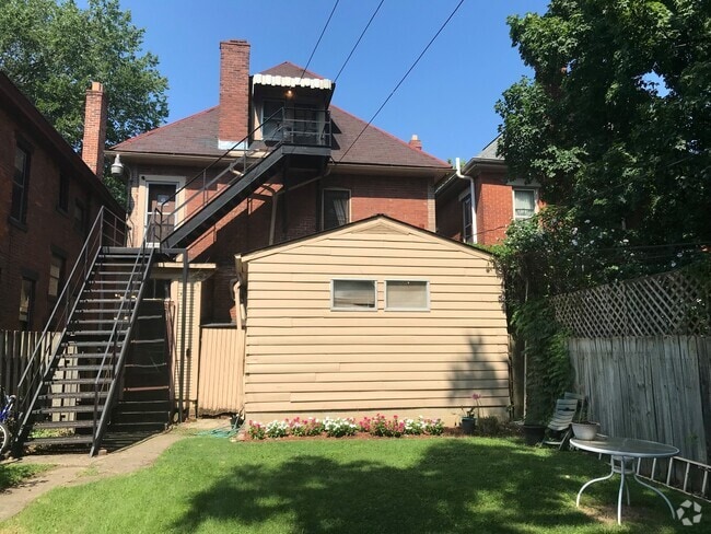 Building Photo - 1284 Highland St Unit AptC