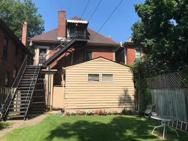 Building Photo - 1284 Highland St Unit AptC