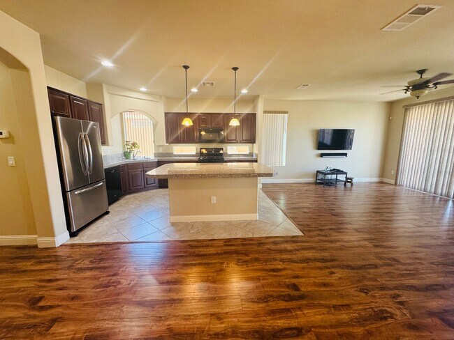 Photo - 4-bedroom house for rent in Highlands Ranch!