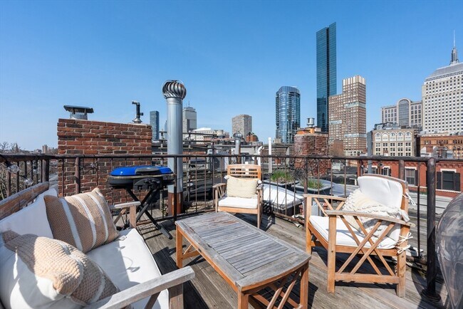 Building Photo - 44 Chandler St Unit 8