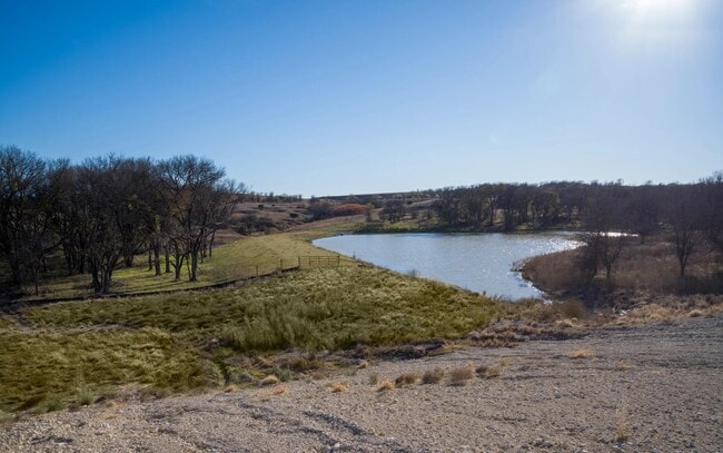 Over 32 miles of surrounding trails with gorgeous natural landscapes to discover.