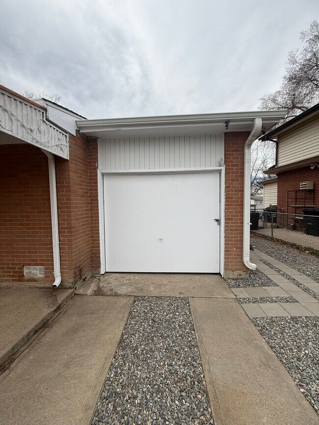 Photo - $0 DEPOSIT OPTION, CHARMING 3 BED 2 BATH TRADITIONAL HOME!! HUGE YARD, STEPS FROM PEORIA STATION