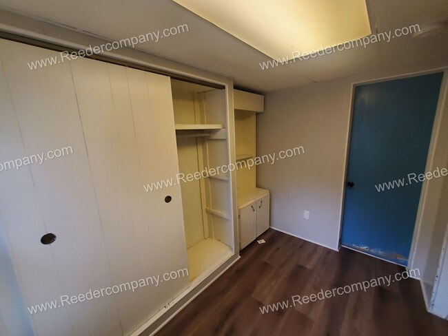 Photo - Private 1 bedroom house with Office space!!