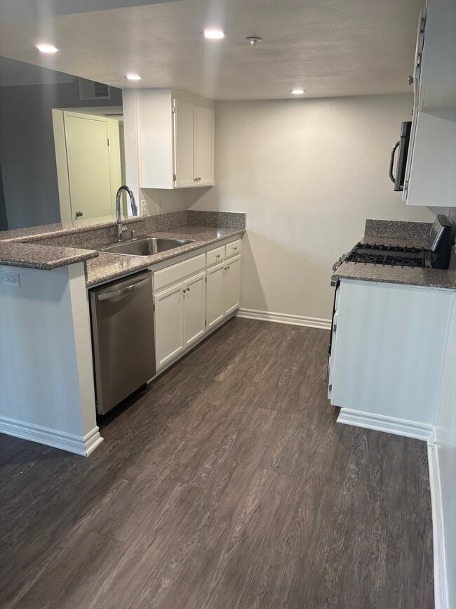 Photo - The Newporter Apartments