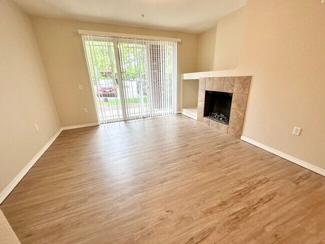 Photo - 2450 Windrow Dr