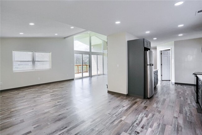 Photo - 102 Kathleen Dr Unit 2