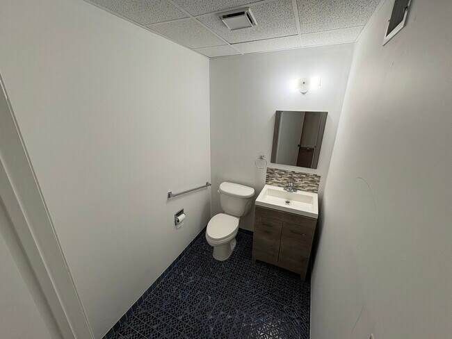 Photo - 236 Northfield Rd Unit 1