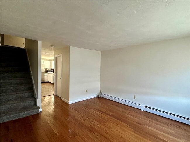 Building Photo - 35 Lancashire St