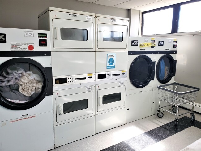 Photo - Elizabeth Towers - 62+ SENIOR