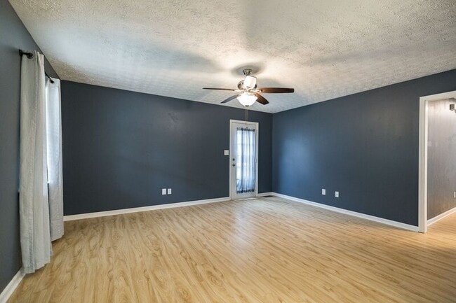 Photo - 357 Mary Alice Dr