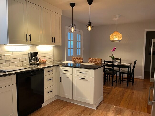 Building Photo - Warrenton