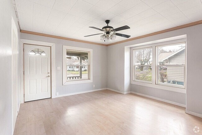 Building Photo - 208 B St Rental
