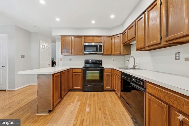 Photo - 606 Coates Ln