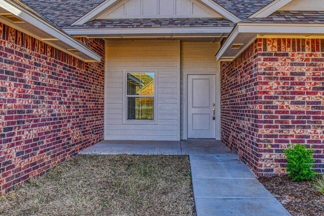 Photo - Four bedroom in Stone Lake!