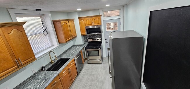 Photo - 313 Stratmore St