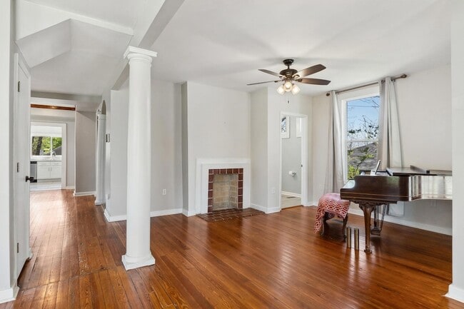 Photo - 1906 Vine St