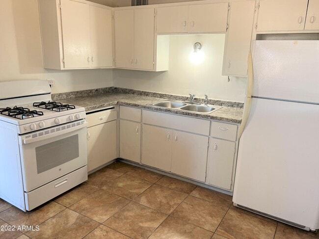 Photo - 636 S Olive Unit D