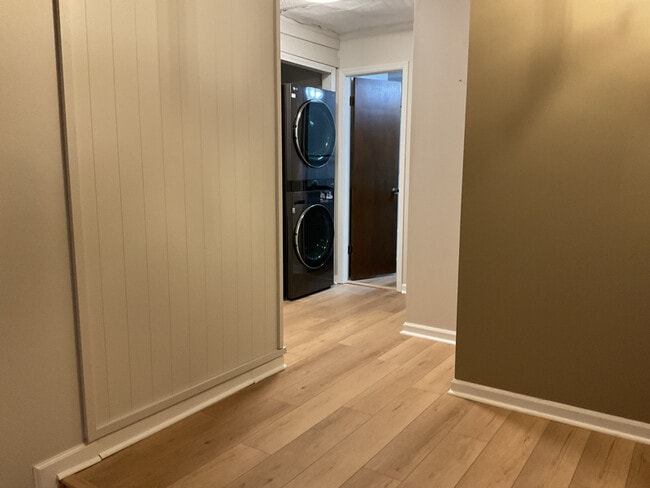 Photo - 215 Thornton Dr