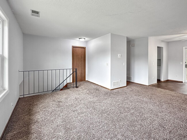 Photo - 3344 Berwood Ct W