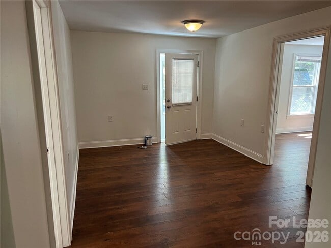 Photo - 346 Nesbit Ave