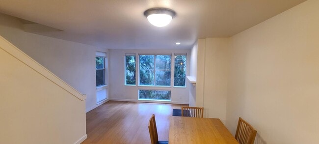Photo - 1817 11th Ave W