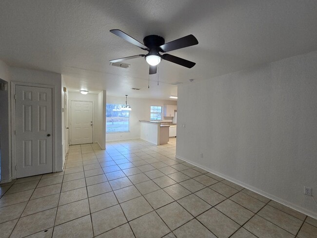 Photo - 76 Willow Rd