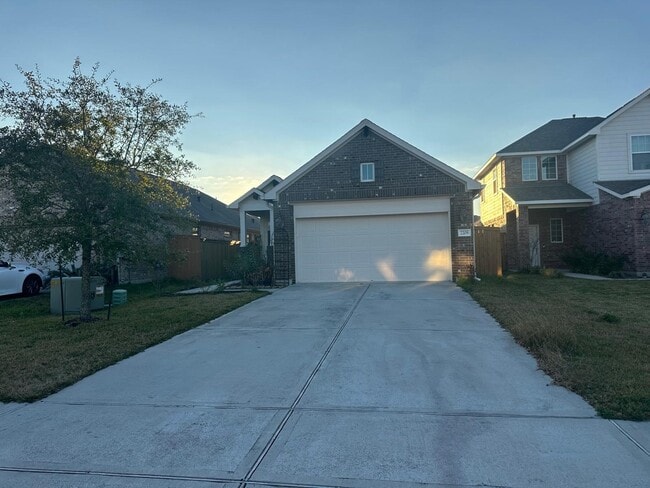 Building Photo - 2209 Windy Grove Dr