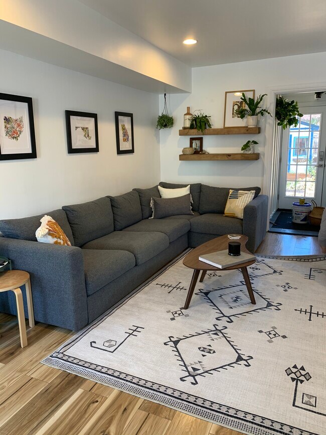 Photo - 61 Chester Ave SE